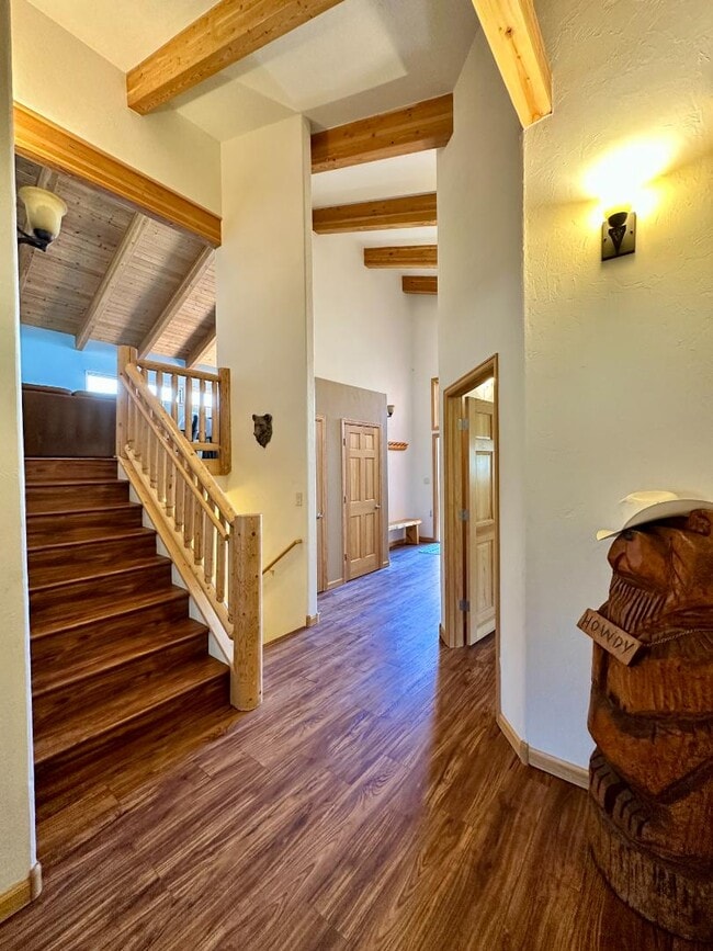 Building Photo - 966 Oak Ct