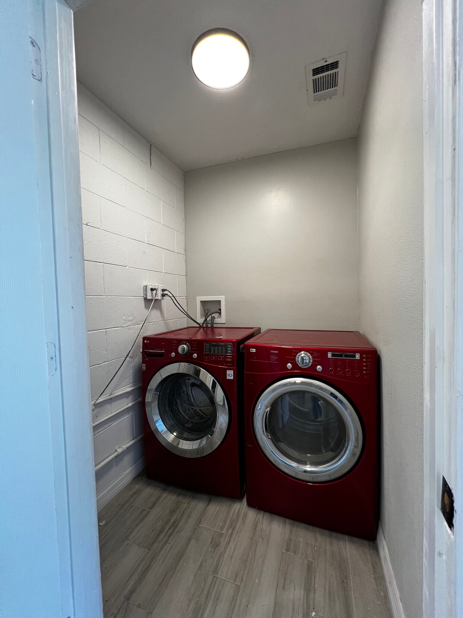 Laundry - 105 Lido Rd