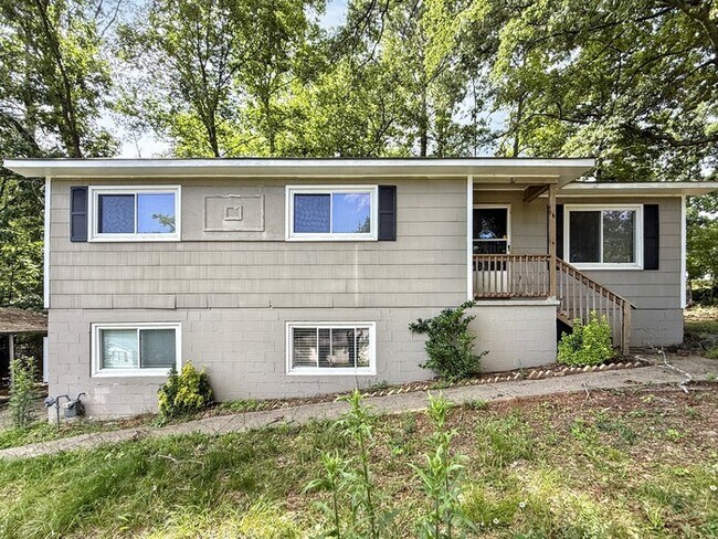 Primary Photo - 5830 Walnut Grove Rd