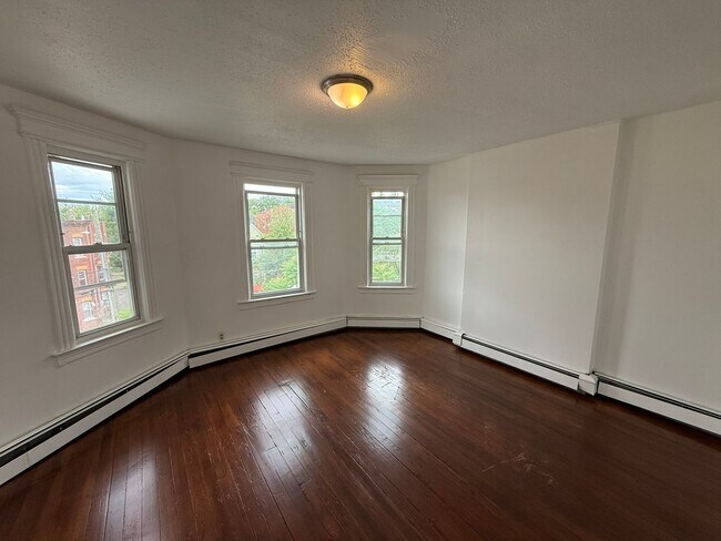 Building Photo - 122-124-124 Shultas Pl