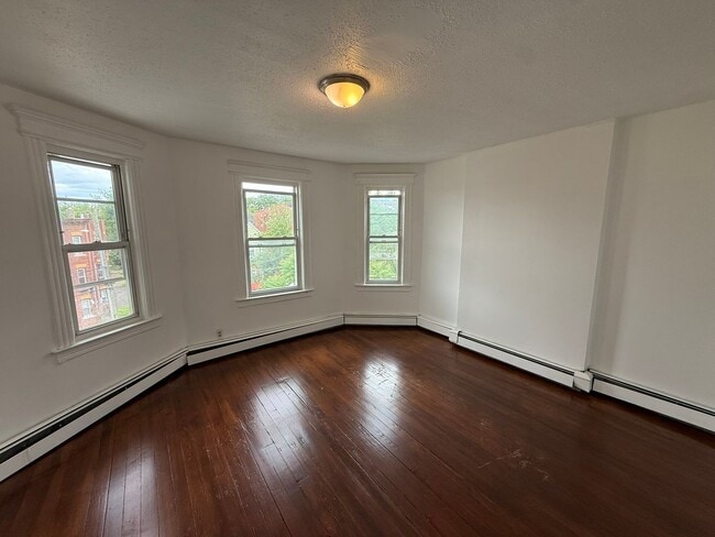 Building Photo - 122-124 Shultas Pl