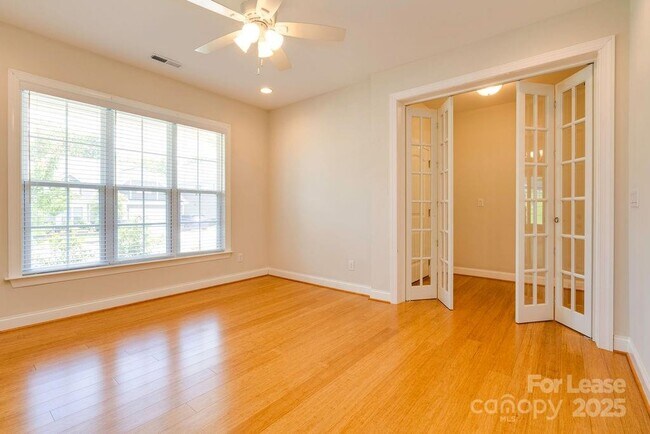 Building Photo - 6607 Wildbrook Dr