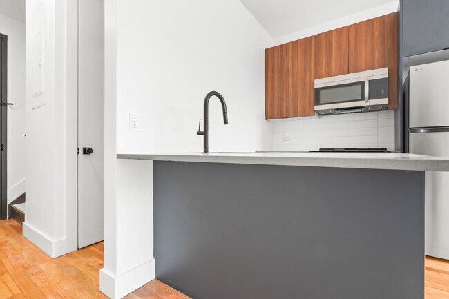 Building Photo - East 28th Street