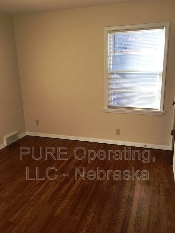 Building Photo - 210 N 32nd Ave