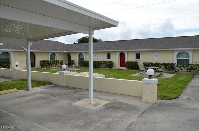 Primary Photo - 906 SW 47th Terrace