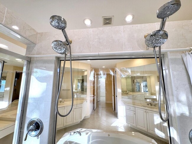 Building Photo - 5028 SW 170th Ave