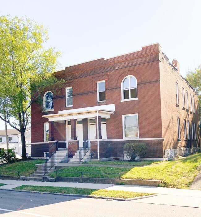 Building Photo - Newly Remodeled 2 Bed/1 Bath