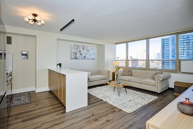 Building Photo - 3950 N Lake Shore Dr