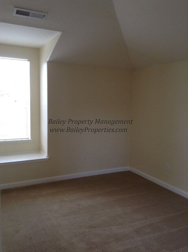 Building Photo - Gorgeous Santa Cruz Home!! 3bed/2.5 bath