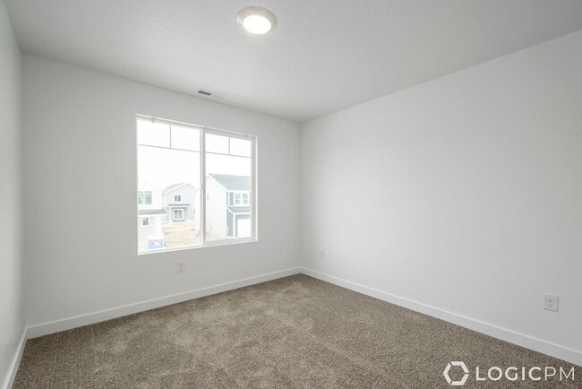 Building Photo - Stunning Brand New Home in Lehi!!