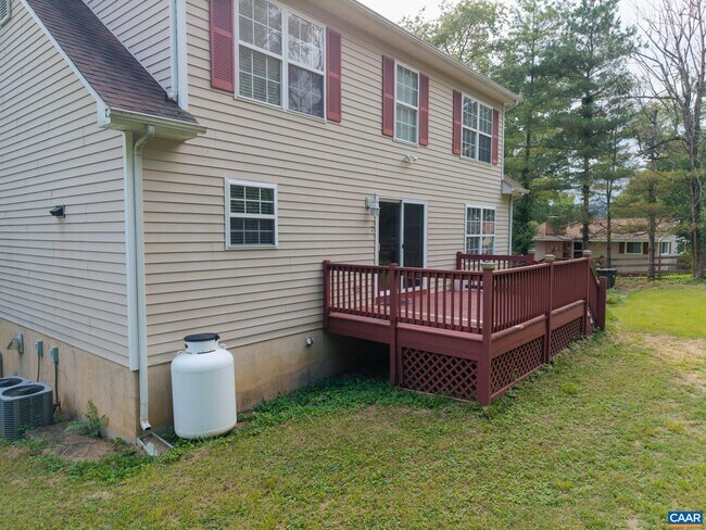 Building Photo - 497 Sunset Dr
