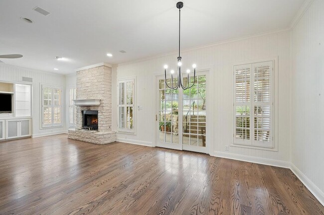 Building Photo - 4 Rock Way Cove