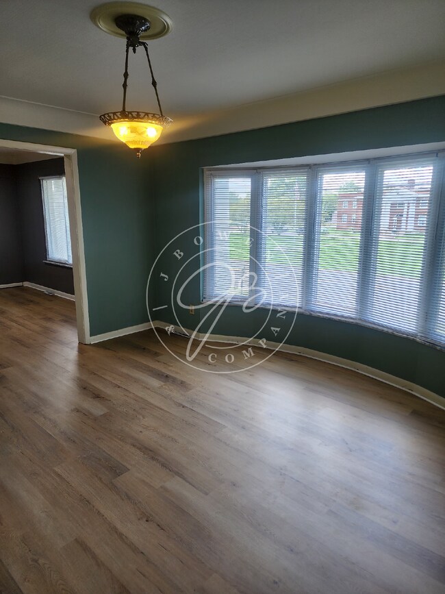 Building Photo - Charming 2-Bed, 2-Bath Condo with many upd...