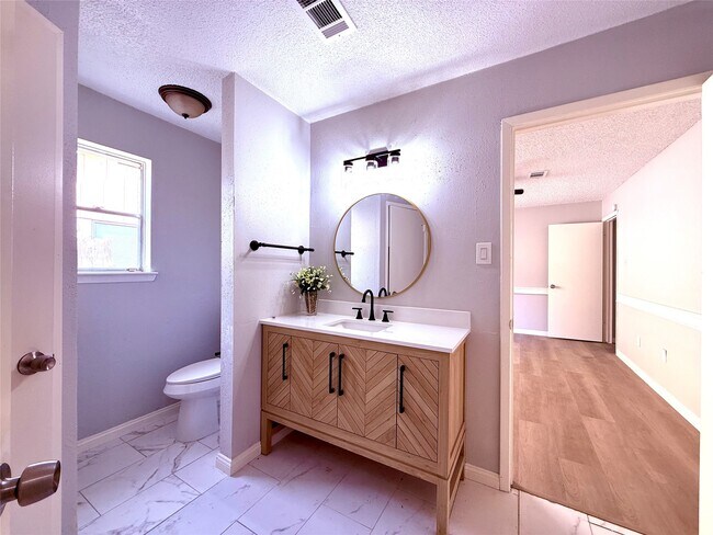 Building Photo - 12071 Plumbrook Dr