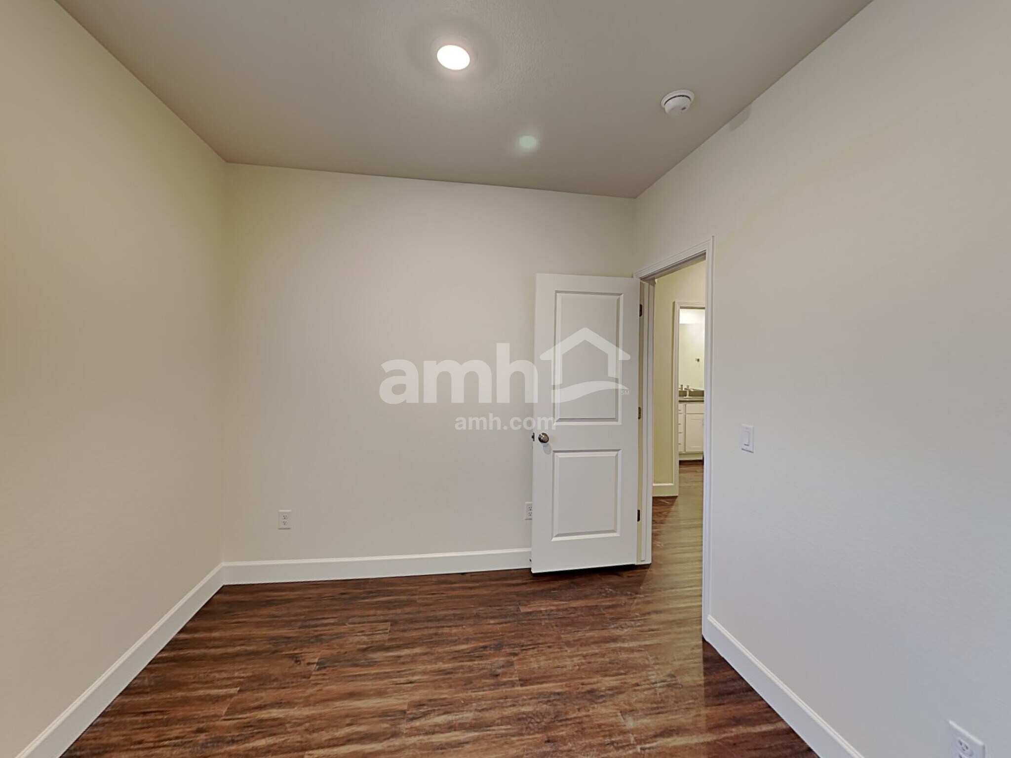 Building Photo - 15052 W 82nd Pl
