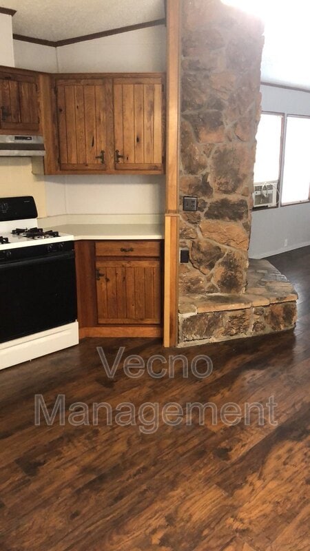 Building Photo - 201 S Preston Rd