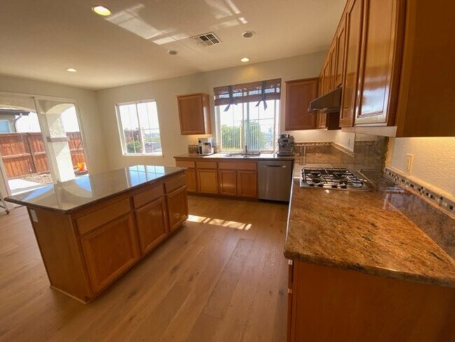 Building Photo - Great 4 Bd/3Bth in the San Marcos Santa Fe...