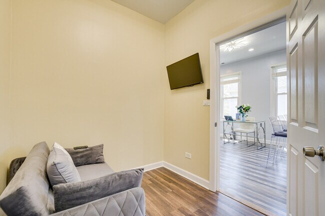 Building Photo - 7638 S Drexel Ave