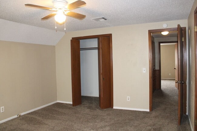 Building Photo - Wonderful remodel!
