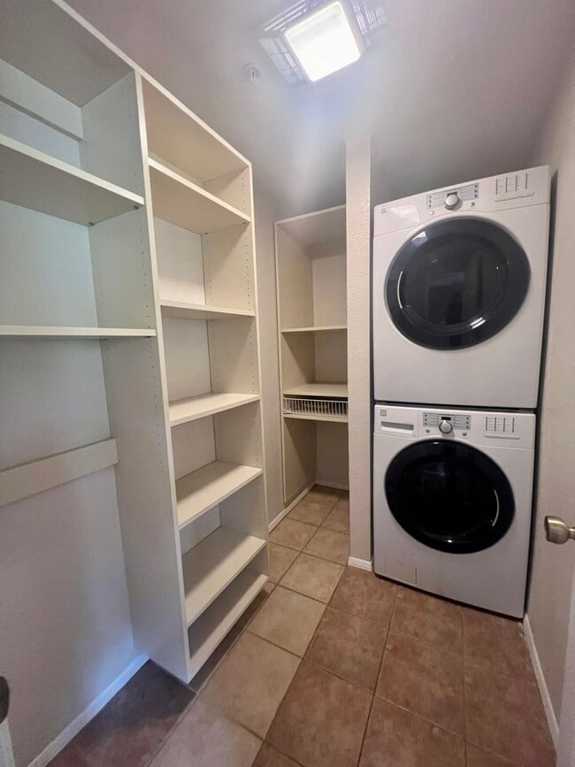 Building Photo - Unfurnished, 1-Year Long-Term Rental (Lowe...