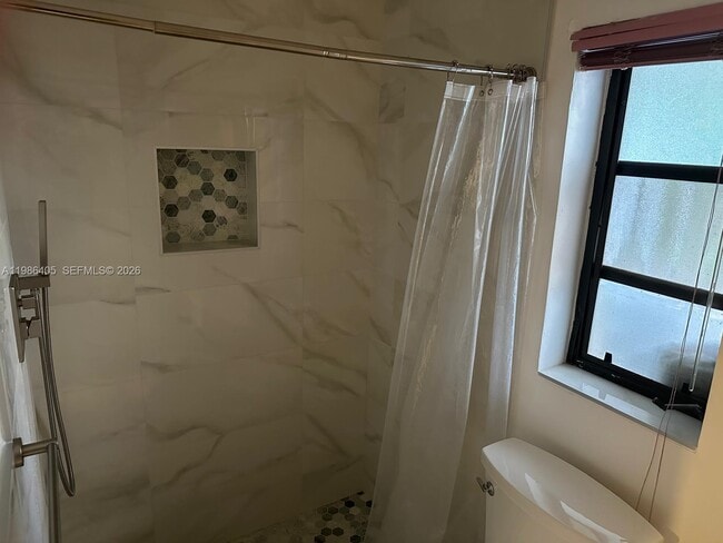 Building Photo - 340 Mendoza Ave