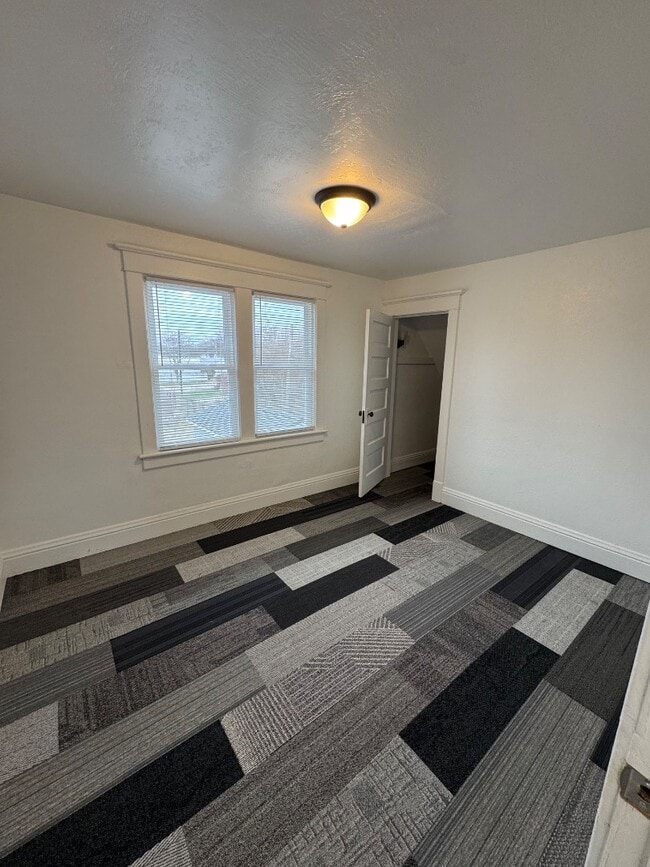 Building Photo - 1418 Avalon St