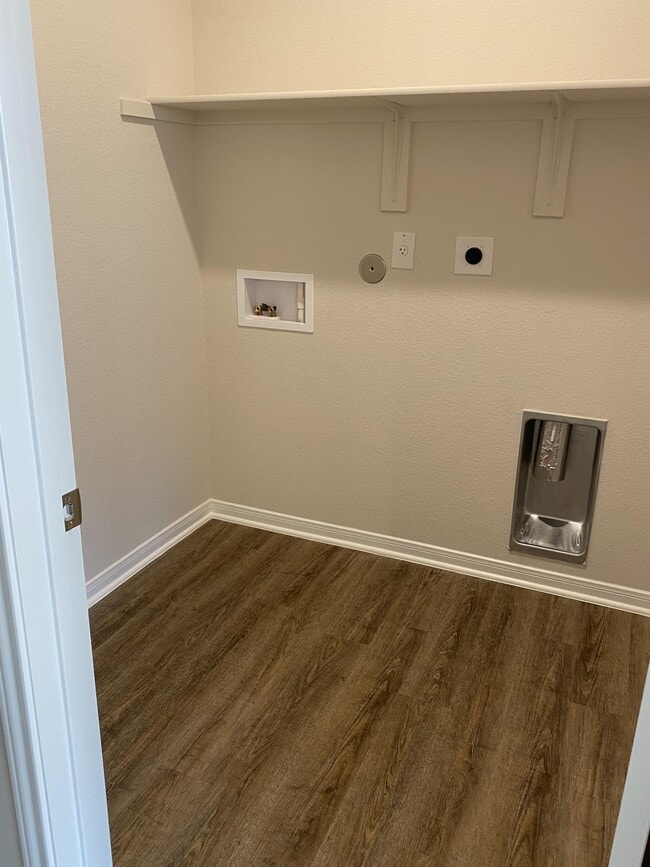 Building Photo - 808 Killam Dr