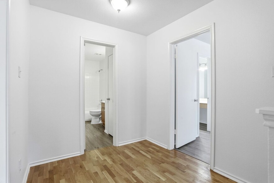 Building Photo - 522 Ashley