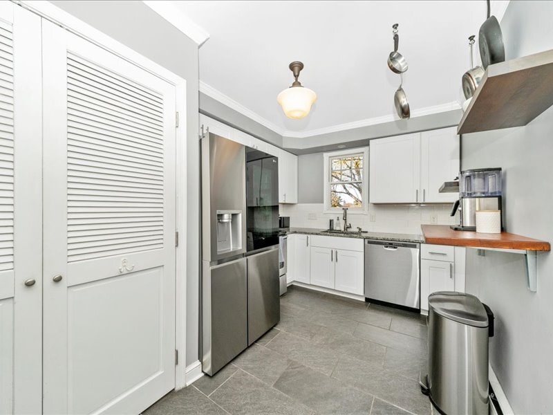 Building Photo - 313 S Market St