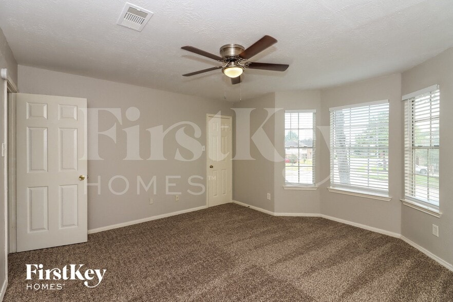 Building Photo - 10826 Belle Haven Dr