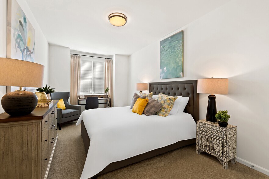 Interior Photo - Views at Flowers