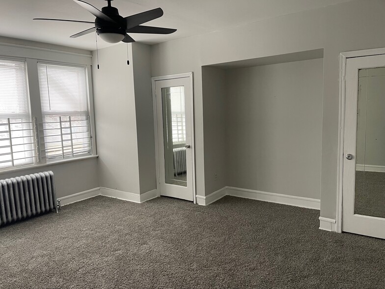 Building Photo - 4123 E Roosevelt Blvd