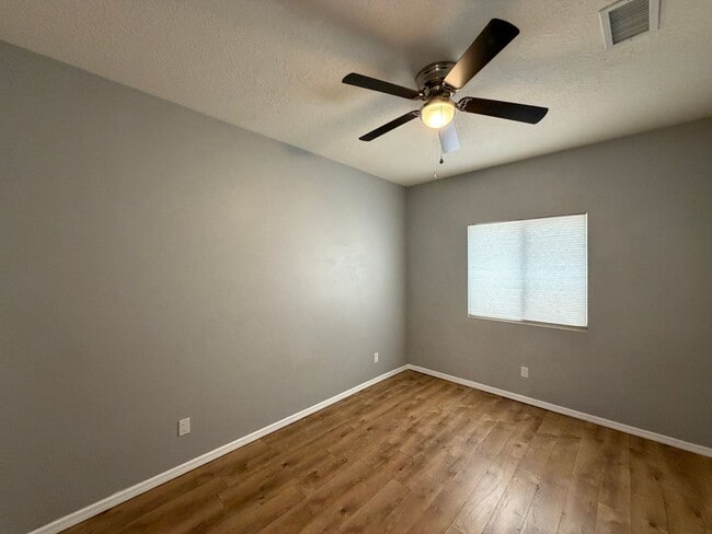 Building Photo - Beautiful Luxury Single Story Town Home Available Near Coors Blvd NW & Dellyne Ave NW!