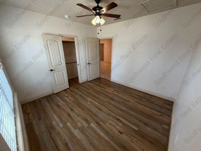 Building Photo - Modern meets classic!  3 bed 2 bath home for rent!