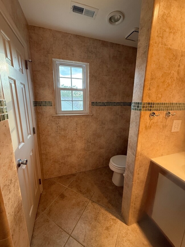 Building Photo - 3813 Sterncroft Dr
