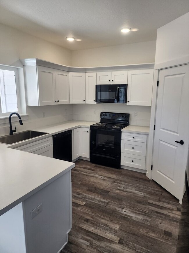 Building Photo - New Construction 3 bed 2 bath 2 car garage