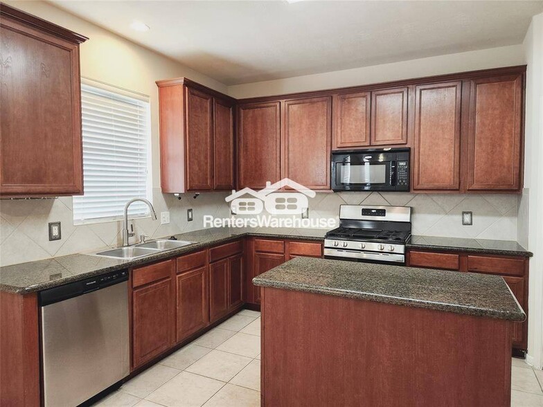 Building Photo - 16915 Melvin Oaks Ct