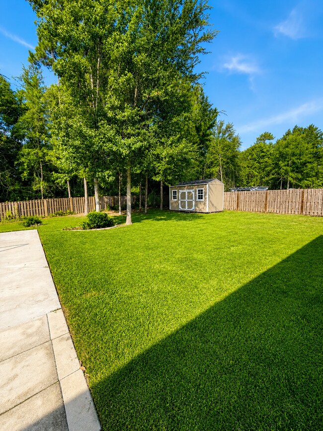 Building Photo - 212 Nandina Way