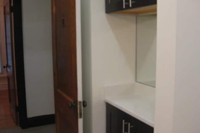 Bathroom cabinets - 4340 N Wolcott Ave