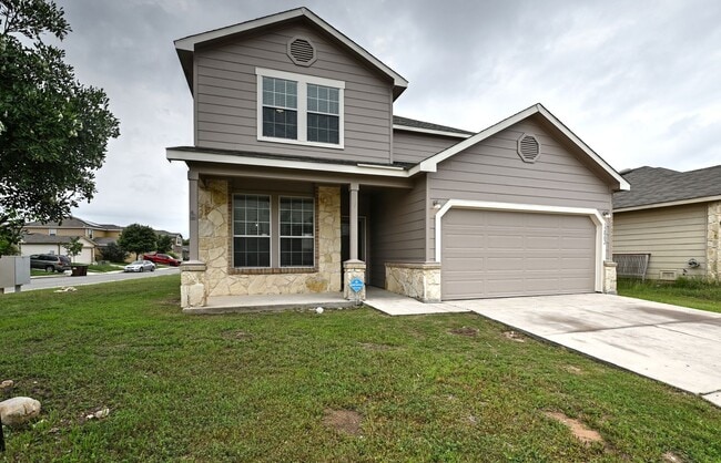 Building Photo - 5 bed | 3 bath | Corner lot | Fully remode...