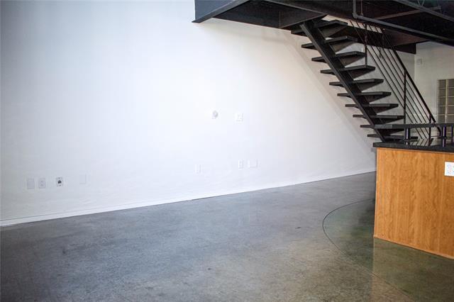 Building Photo - 3110 Thomas Ave