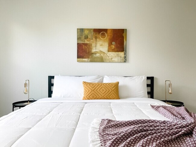 Building Photo - 2515 Burnet Ave