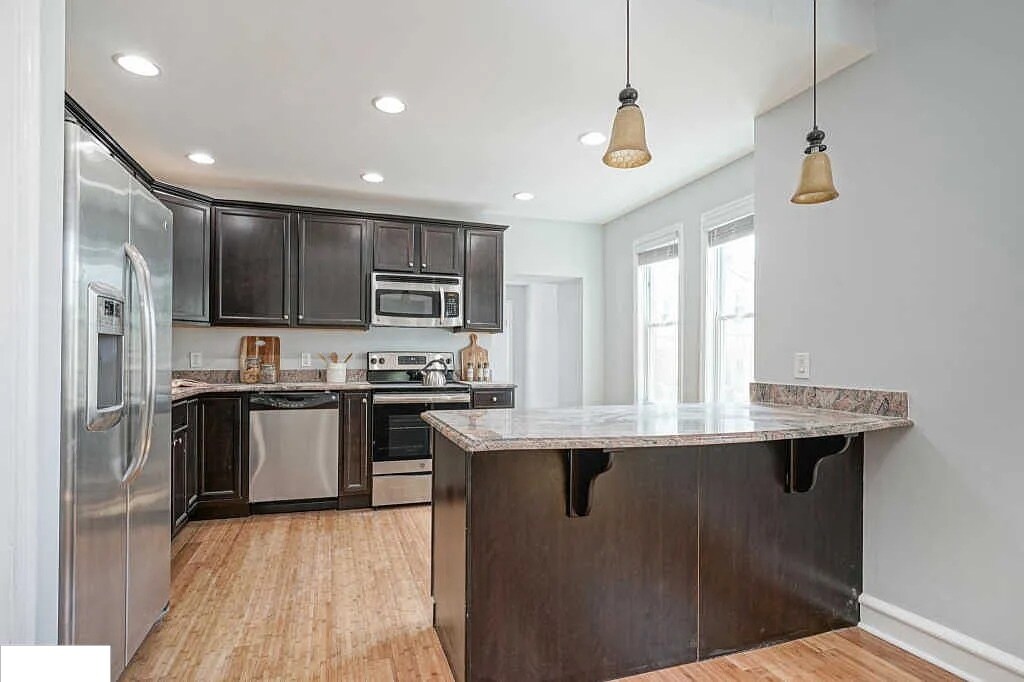 Building Photo - 217 Shurs Ln