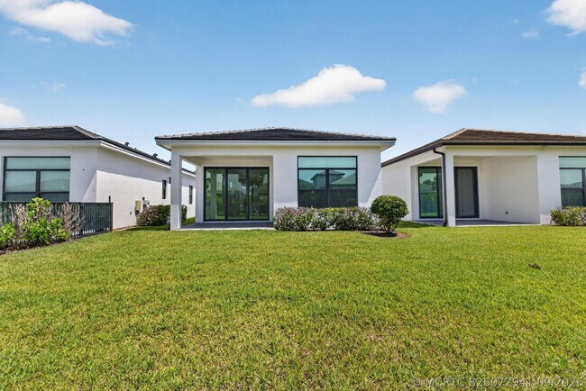 Building Photo - 9148 SW Esule Way