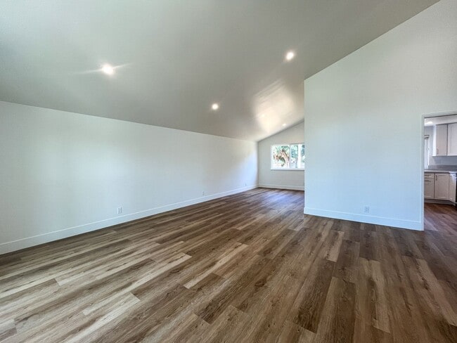 Building Photo - 5281 Tattershall Ave
