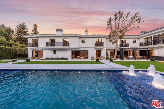 Building Photo - 927 Whittier Dr