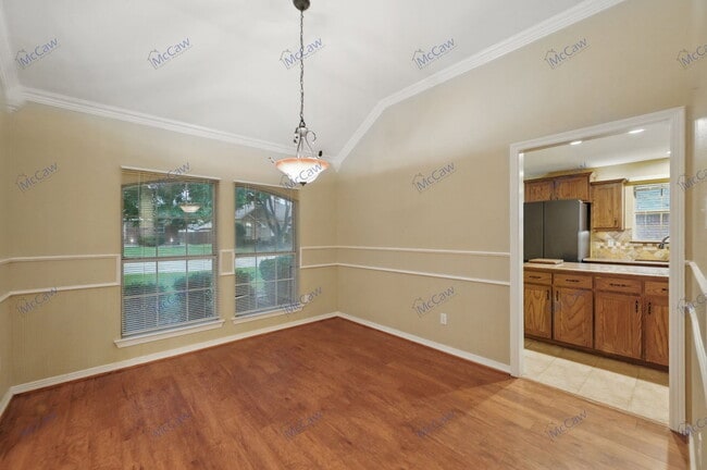 Building Photo - 211 Sendero Dr