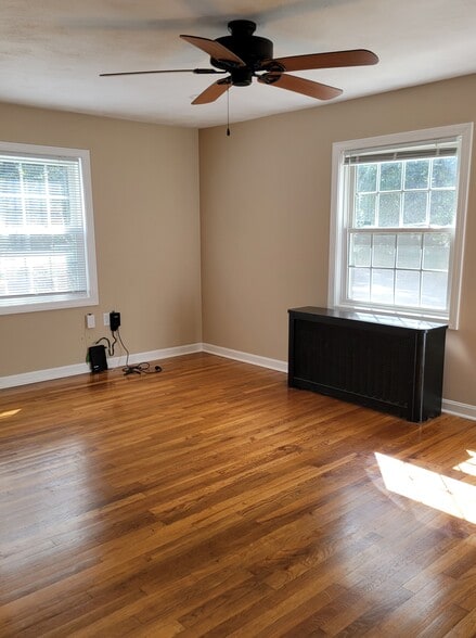Living room - 11 Eagle Dr