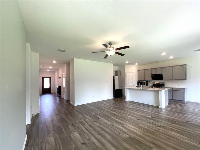 Building Photo - 1617 Roadrunner Dr