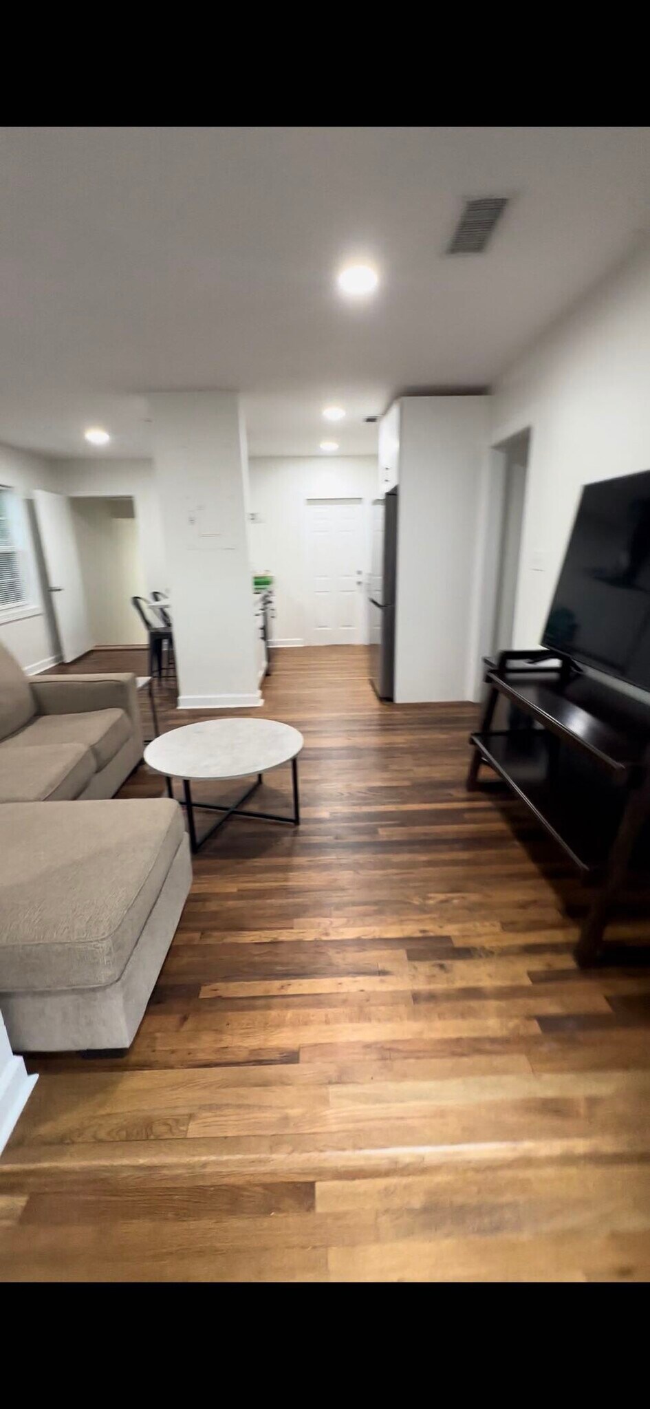 Building Photo - 757 California St